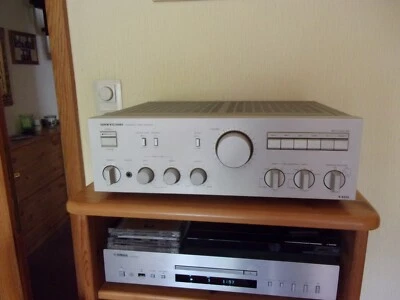 ONKYO  Integrierter Verstärker A-8250- Silber - Perfekt, Klingt sehr gut - Bild 1 von 4