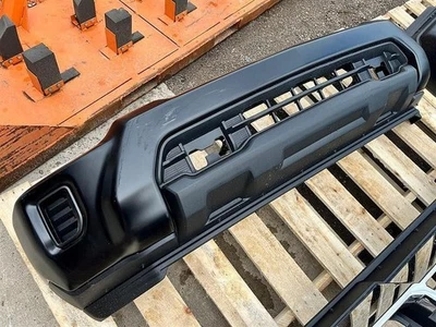 Parachoques delantero Chevrolet Silverado 2500 2024 3093269 Foto 1 de 2