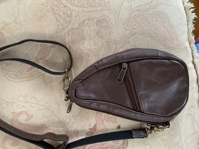 Bolsa tiracolo vintage de couro pebbled Ameribag 8 polegadas marrom pequena - Imagem 1 de 3