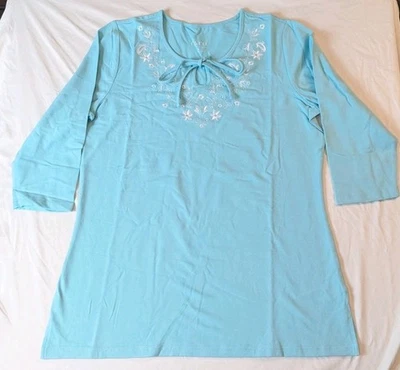 Túnica tejida manga 3/4 Denim And Co con bordado floral aguamarina clara pequeña Foto 1 de 4