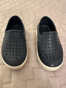 Baby /toddler Gap Boy Slip Ons Rubber  Shoes White And Blue 5/6 - Picture 1 of 3