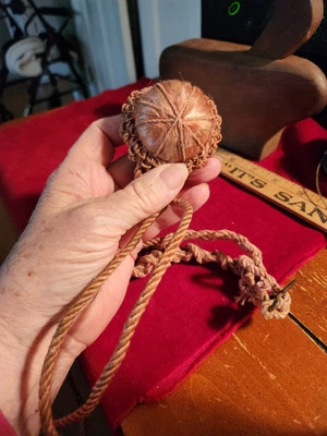 Antique Pink Medallion Wire Cord Mirror Picture Metal Hanger NOS - Image 1 of 3