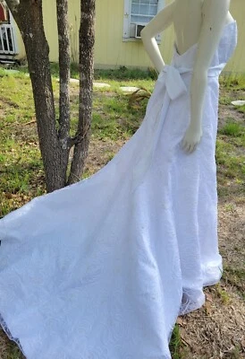 Vestido de novia David sin tirantes línea A nuevo con etiquetas talla 12 Ret. $599 Foto 1 de 4