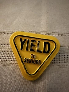 Vintage Hallmark Cards Inc 1982 Yieldsign Pin - Picture 1 of 2