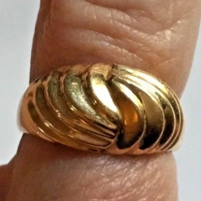 14K 黄金圆顶 SHRIMP 带戒指 ~ 尺寸 6.5 ~ 5.3 克 — 第 1/4 张图片