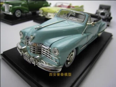 1/32 Signature 1947 Cadillac Series 62 Cadillac convertible vintage car model - Image 1 of 4