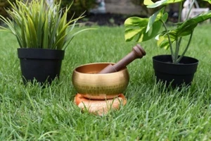 4 inches Diameter Hand Beaten singing bow-Tibetan singing bowl-yoga bowl - Picture 1 of 5