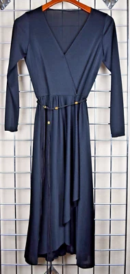 Vestido envolvente vintage negro brillante talla S/M años 80 frente a presión adornado dorado corbata de cinturón Foto 1 de 4