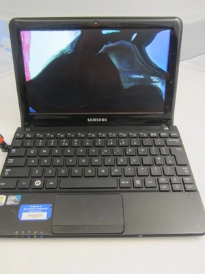SAMSUNG NP-NC110 NETBOOK  COMPUTER ( FOR PARTS ) - Image 1 of 3