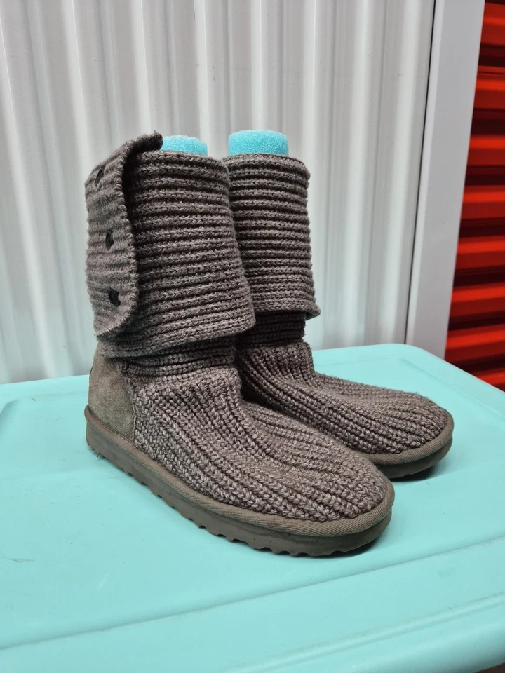 Botas grises de lana tejida UGG "Cardy Three Button" para mujer talla 8 Foto 1 de 4