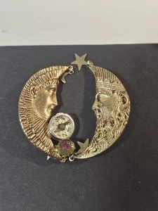 SELTENE Kirk’s Folly goldfarbene Halbmond Sonne Mann Mond Kompass Clip Kletterer Ohrringe - Bild 1 von 4