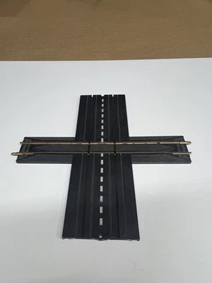 AURORA No. 1522 HO SLOT CAR & TRAIN R.R. Crossing track - Image 1 of 4