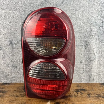 Jeep Liberty 2002-2004 OEM luz trasera de freno/unidad de lámpara lado pasajero Foto 1 de 4
