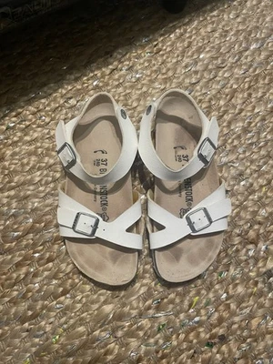 Sandálias femininas Birkenstock Rio brancas tamanho 6 - Imagem 1 de 4