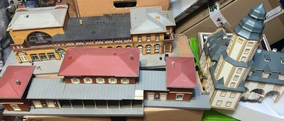 Faller Vollmer Kibri HO Konvolut Bahnhof/Rathaus Bastelware   Fertigmodell - Bild 1 von 4