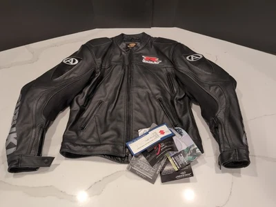 Chaqueta de cuero Suzuki GSX-R de AGV Sport negra y plateada talla 46 abrigo blindado NUEVO Foto 1 de 4