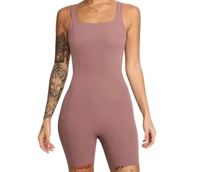 Body corto de entrenamiento Nike Zenvy Dri-FIT para mujer talla M malva, precio de venta sugerido por el fabricante $110 nuevo con etiquetas Foto 1 de 4
