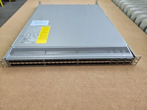 Cisco N9K-C93180YC-FX Nexus 9300 con 48p 1/10/25G, 6p 40/100G, MACsec - Foto 1 di 2