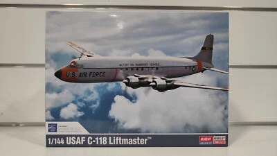 USAF C-118 Liftmaster 1-144 aereo trasporto militare kit modellino Academy 12634 - Immagine 1 di 2