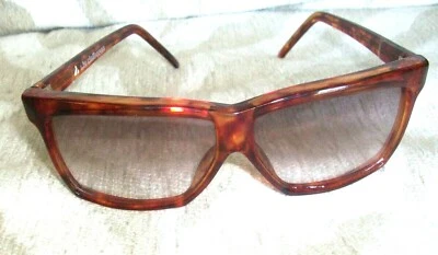Hermosas gafas de sol vintage Liz Claiborne MOD AÑOS 70/80 gran tamaño tortuga  Foto 1 de 4