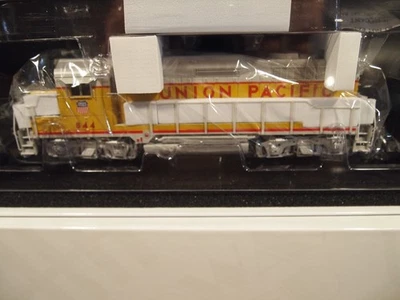 BROADWAY LIMITED 9580 UNION PACIFIC  GP30  ROAD NO. UP 844  NO-SOUND FOR DC ONLY - Image 1 of 2