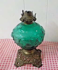 Vintage Antique Queen Anne Glass Victorian Cast Iron Original Oil Kerosene Lamp - Picture 1 of 6