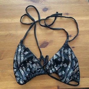 Top de bikini adornado con lentejuelas negras - Imagen 1 de 4