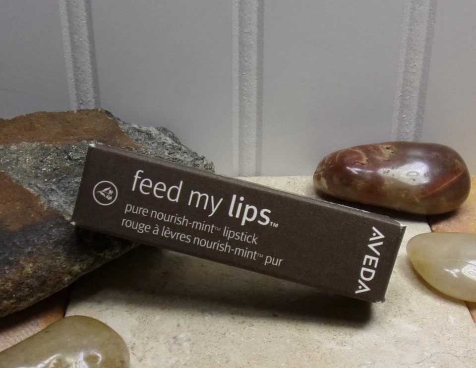 Aveda Feed My Lips Pure Nourish-mint Lip Color Lipstick in Papaya 01
