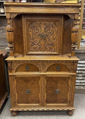 Juego de muebles de renacimiento jacobeo Foto 1 de 4