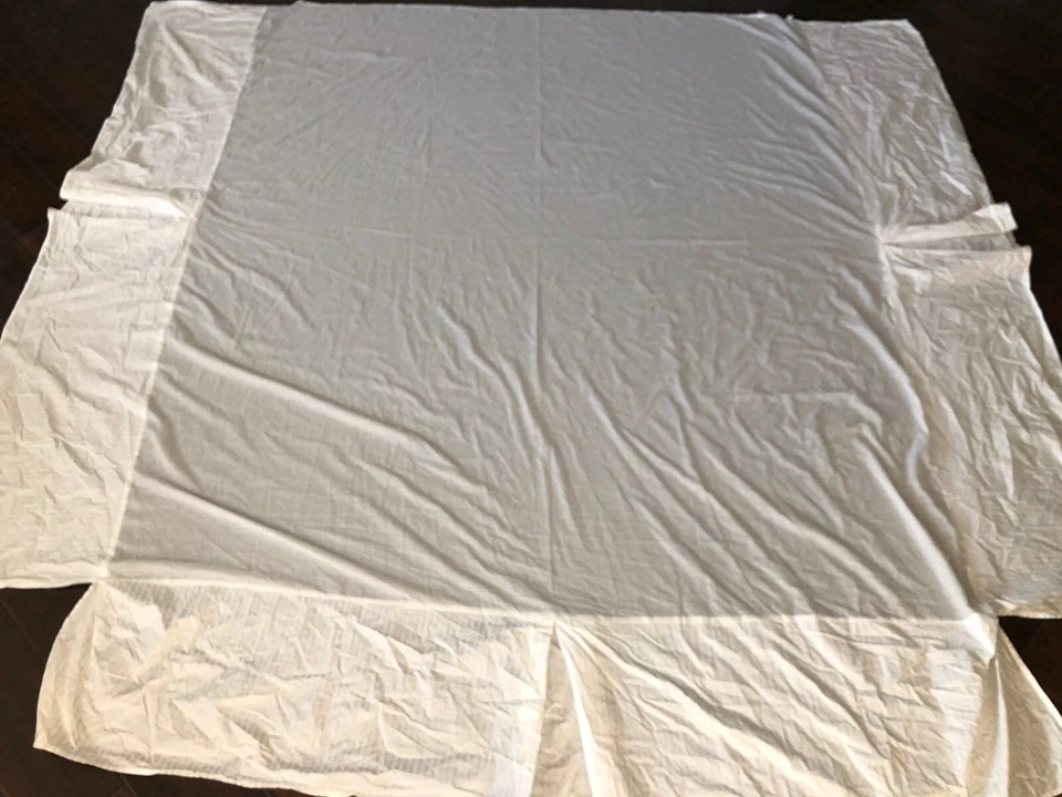 Supima Cotton White On White Stripe Bed Skirt By Hotel Collection -flaw - Изображение 1 из 4