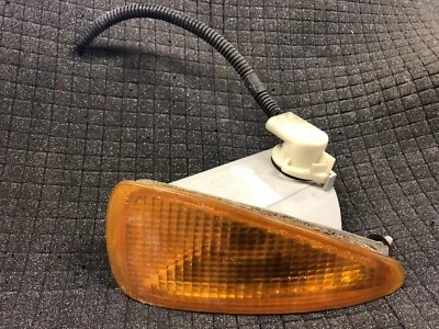 *Chevrolet Cavalier 1997 pasajero derecho parachoques esquina señal de giro *B9* Foto 1 de 3