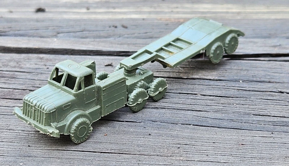 MPC Mini Vehículo Militar Segunda Guerra Mundial Juguete de Plástico Gran Bretaña Tanque PM y Transportador Foto 1 de 4