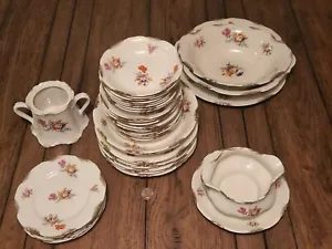 Warwick USA Fine China/Porcelain LoT! (40) Vtg. Plates Bowls/Replacement Set! - Picture 1 of 12