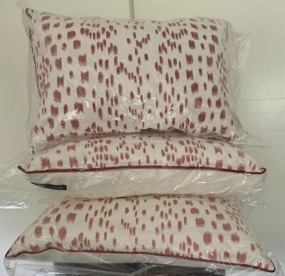 NUEVAS almohadas Ryan Studio Berry + insertos de plumas 14x20” precio de venta sugerido por el fabricante 190 USD Foto 1 de 4