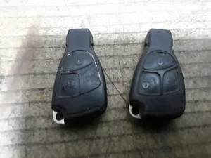 Due portachiavi telecomandati Mercedes. - Foto 1 di 2