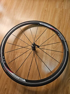 ~ Very Nice Shimano ALX 330 Front Wheel 700c Clincher CompleteTube and tire - Picture 1 of 9