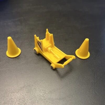 Lote de accesorios de remolque Playskool Bigfoot SST de colección 1984 gato y conos Foto 1 de 4