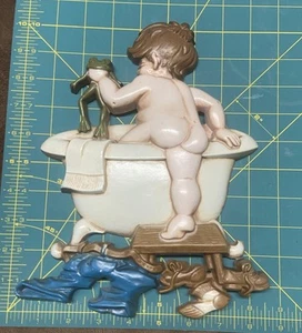Vintage Sexton 1975 ragazzo nella vasca da bagno rana arte da parete alluminio pressofuso - Foto 1 di 4