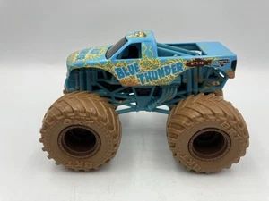 Monster Jam Blue Thunder Mystery Mudder BKT escala 1:64 - Imagen 1 de 4