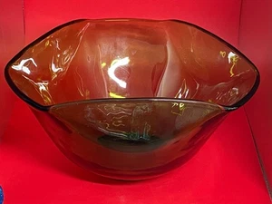 Vtg MCM Avacado Green Glass Folded Sides Serving Bowl, 9.5" Diameter, 5.5" Tall - Picture 1 of 4