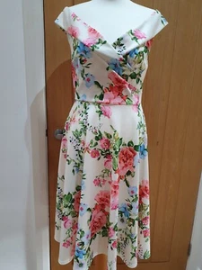 Jessica Wright (JW) Dress Size 12 Floral Floaty and stylish  - Picture 1 of 20