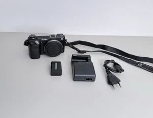 Sony Alpha NEX-6 - 5650 Auslösungen - Picture 1 of 7