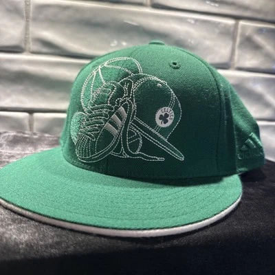 Boston Celtics Adidas Licencia NBA Verde/Blanco Sombrero Ajustado -Talla 7 3/8- MUY RARO Foto 1 de 4