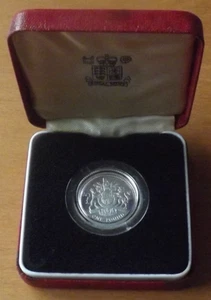 British Sterling Silver £1.00 Coin 1983 Ensigns Armorial Proof Grade Cased. - Picture 1 of 3