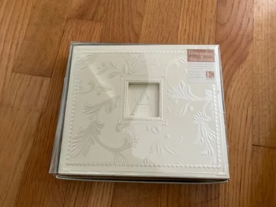 Álbum de recortes con monograma K & Company crema floral 6x6” 40 páginas de carga superior NUEVO Foto 1 de 4