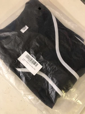 Nueva Jersey de Béisbol Juvenil Botón Completo - Blanco Liso Negro Juvenil Talla 10-12 M Foto 1 de 4