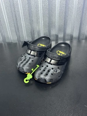 Tamanco Crocs Batmobile x Classic Batman masculino 7 - 13 210219-001 - Imagem 1 de 4