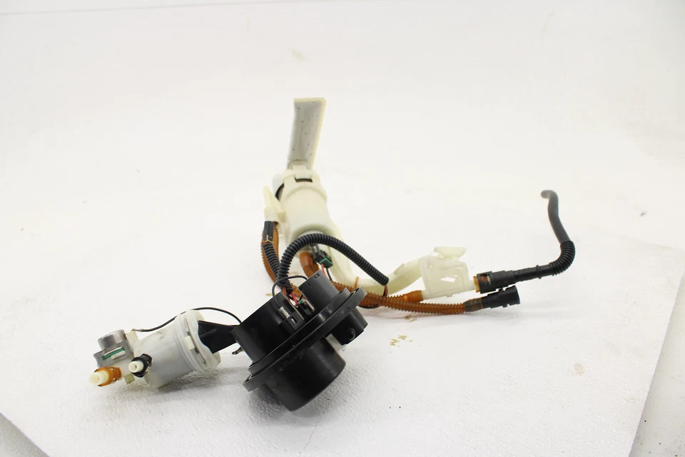 Harley-Davidson Electra Road Street Glide 2012-2017 bomba de combustible con placa superior Foto 1 de 4