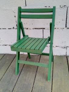 Petite chaise pour enfant  vintage pliante en bois- jardin -pêche-