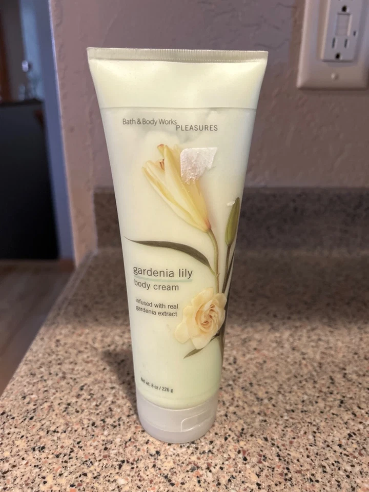 Bath & Body Works Gardenia Lily Creamy Body Cream Rare Vintage   X - Image 1 of 1